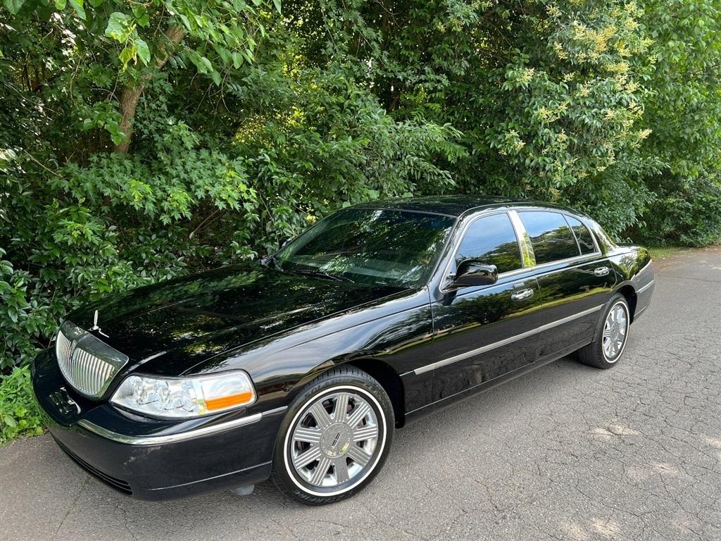 lincoln town car 2011 2LNBL8FV7BX764686 image lincoln town car 2011 2LNBL8FV7BX764686 image